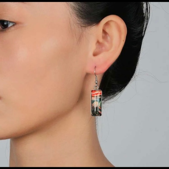 🦋 3/$24 The Scream earrings (famous painting by Edvard Munch) / NWOT - Picture 4 of 5